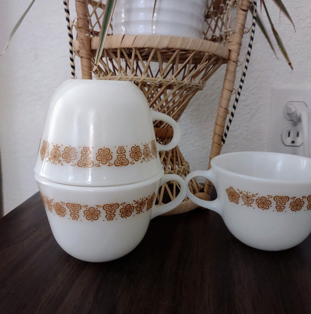 Butterfly Gold Pyrex Cups - Picture 6 of 9